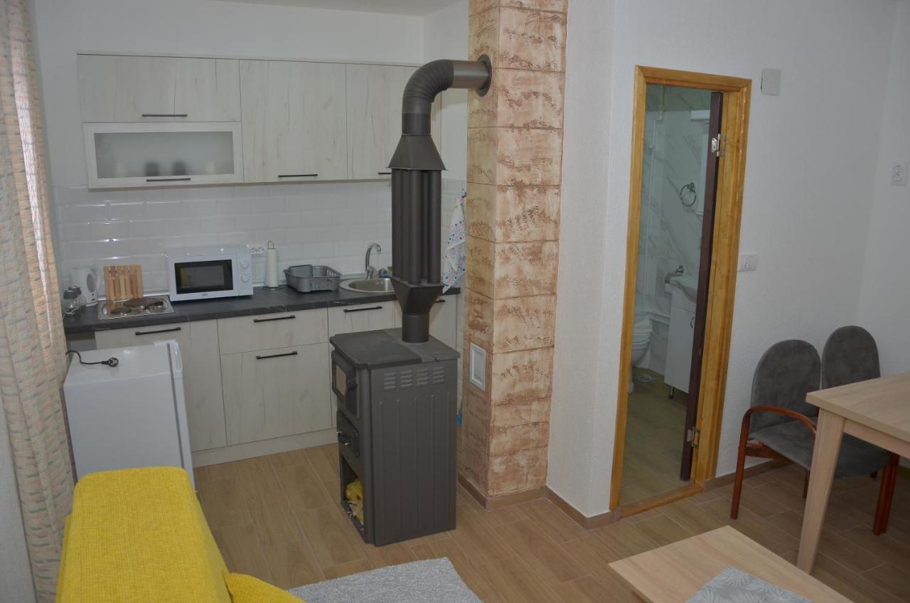 Vikendica Ceperkovic #3 Villa โคเปานิก ภายนอก รูปภาพ